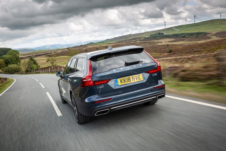  Volvo V60 D3 Inscription 2018 года  (UK) (фото 9 из 40)